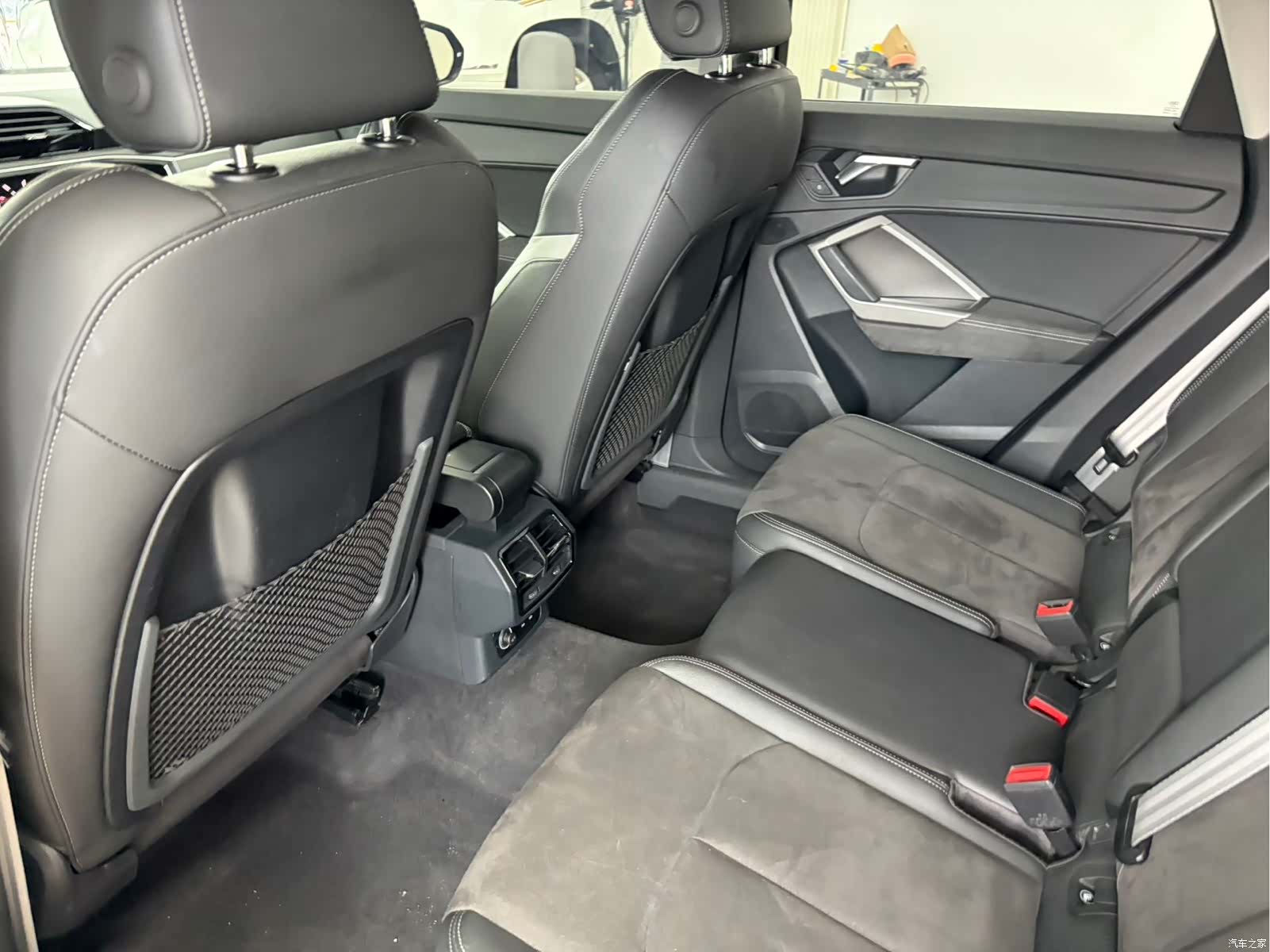 Audi Q3, 2023 10