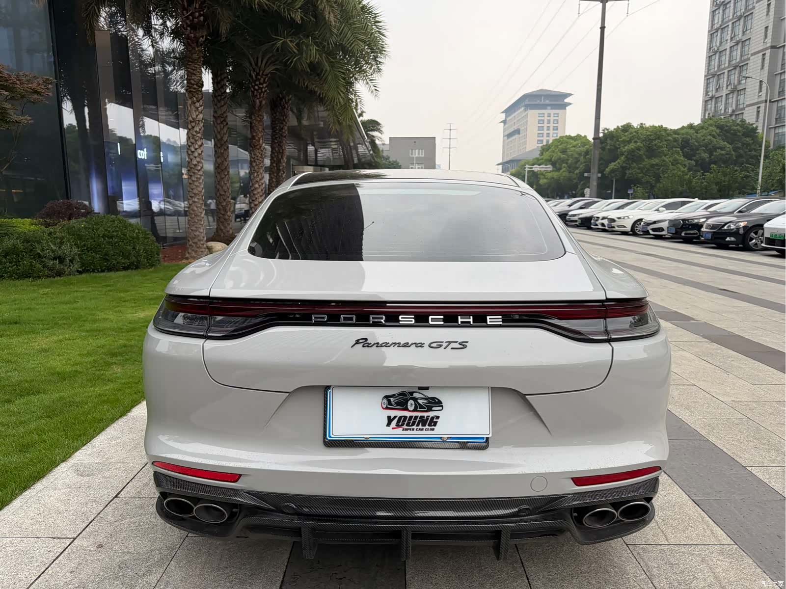 Porsche Panamera, 2023 все фото