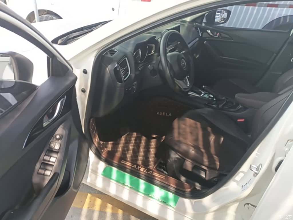 Mazda Mazda3, 2016 16