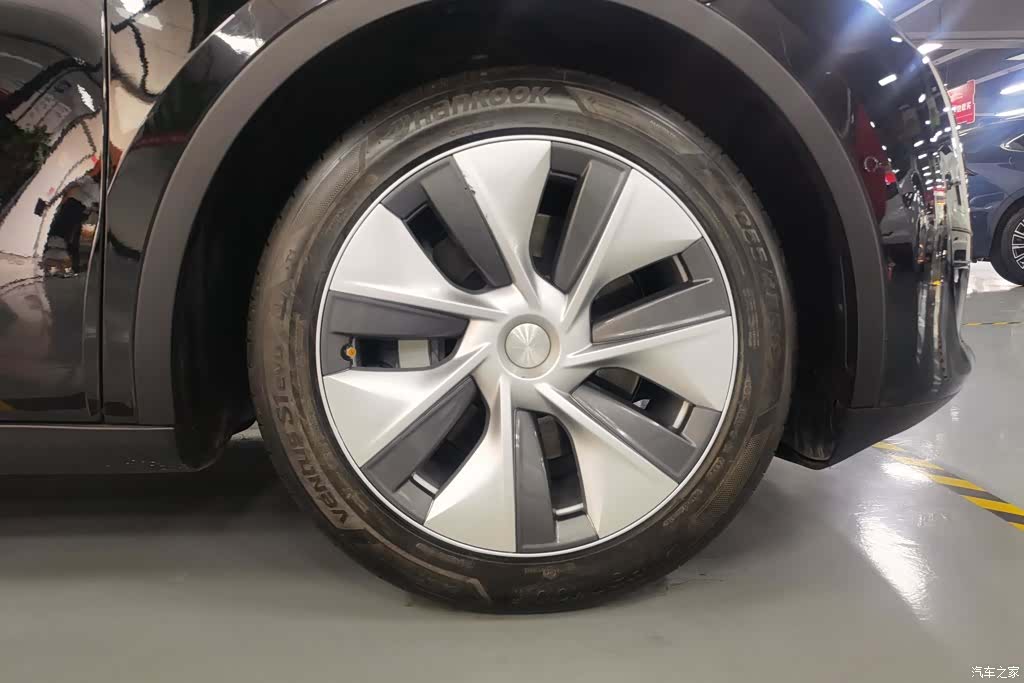Tesla Model Y, 2022 6