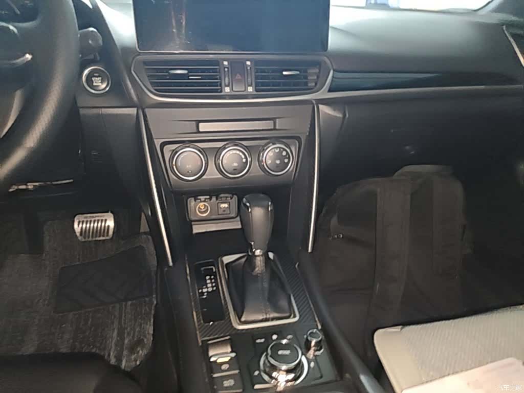 Mazda CX-4, 2018 13