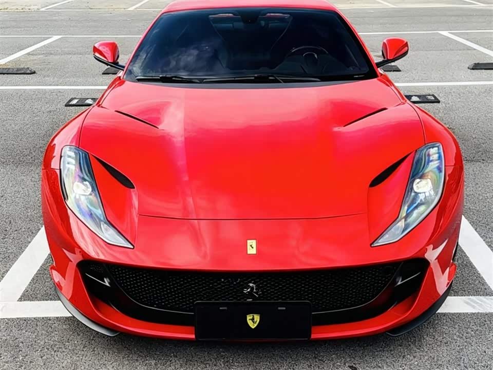 Ferrari 812