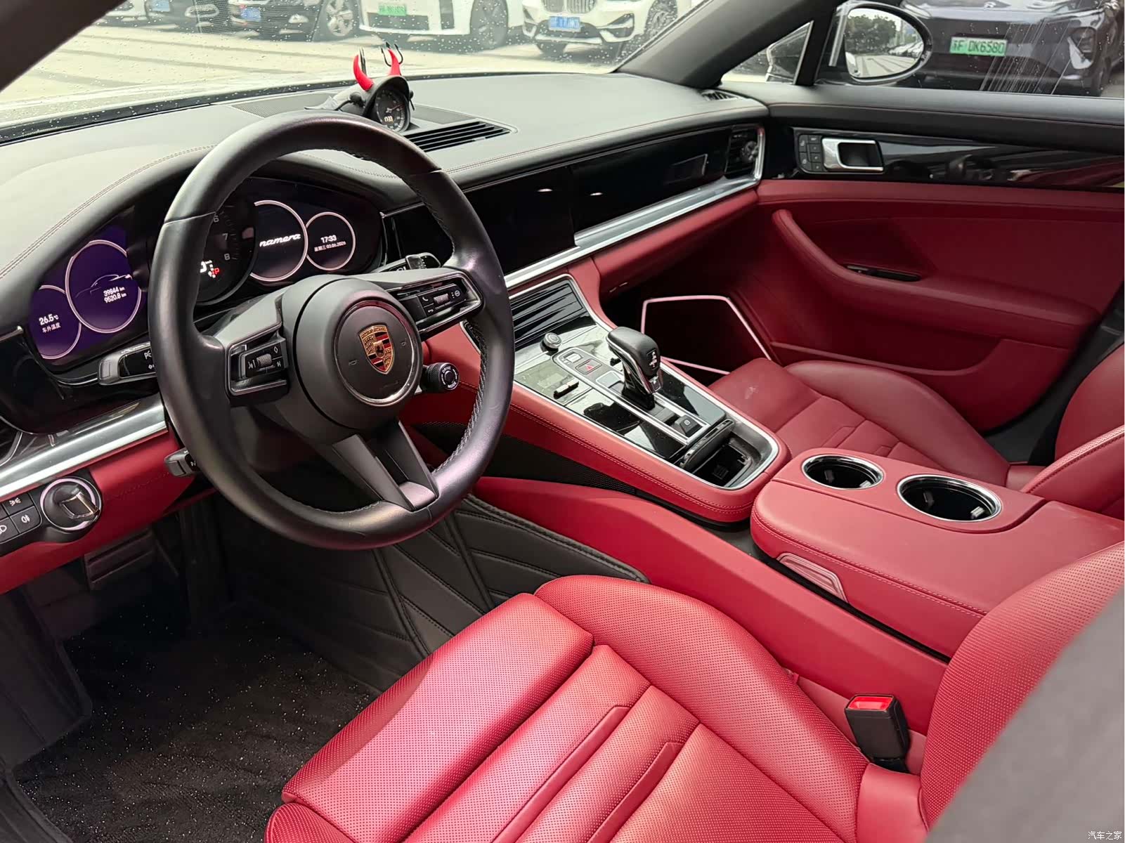 Porsche Panamera, 2023 10