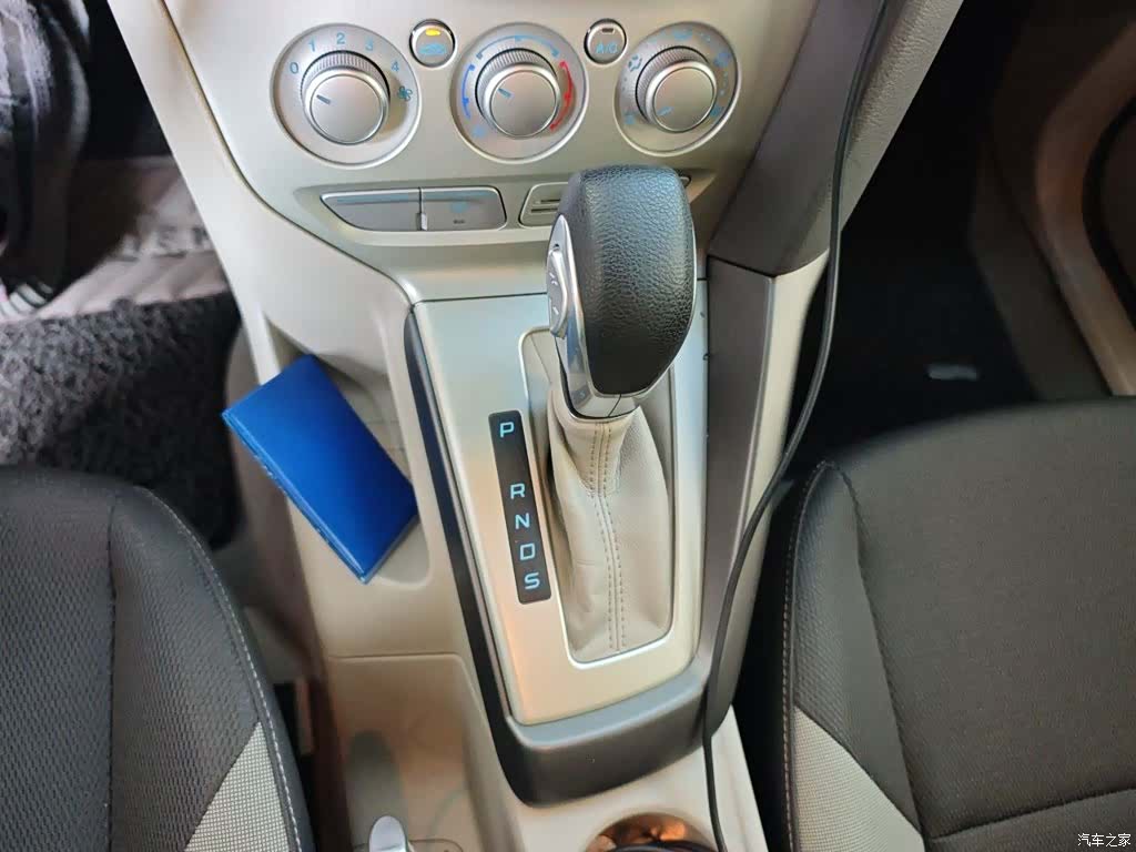 Ford Focus, 2015 11