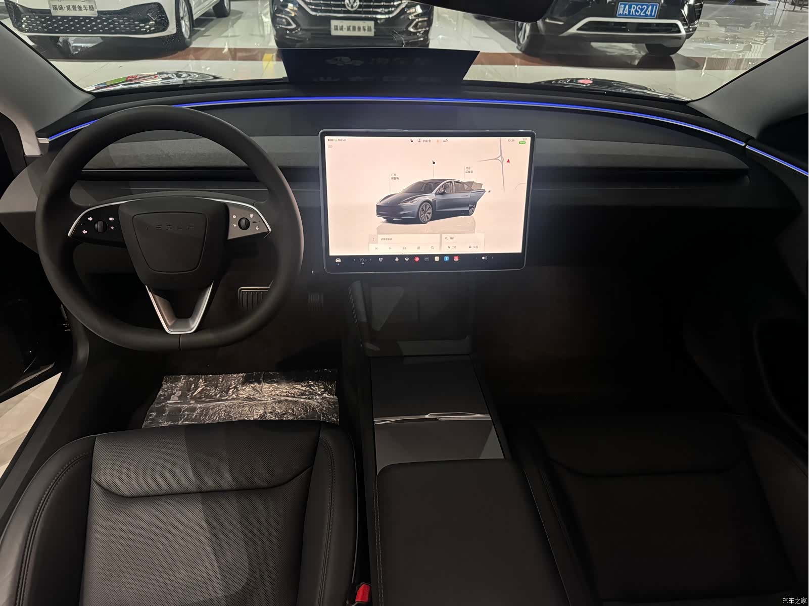 Tesla Model 3, 2024 14