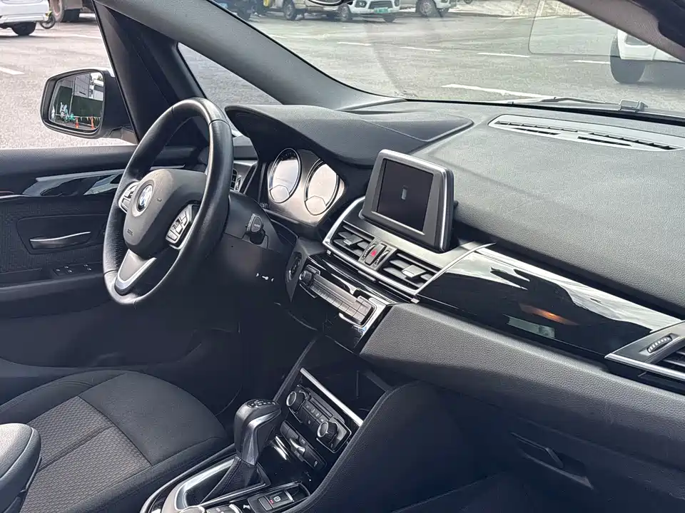 BMW 2 series station wagon