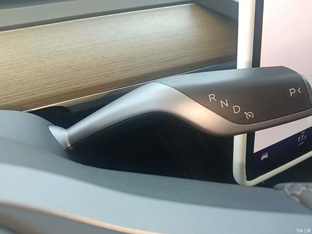 Tesla Model Y, 2023 14