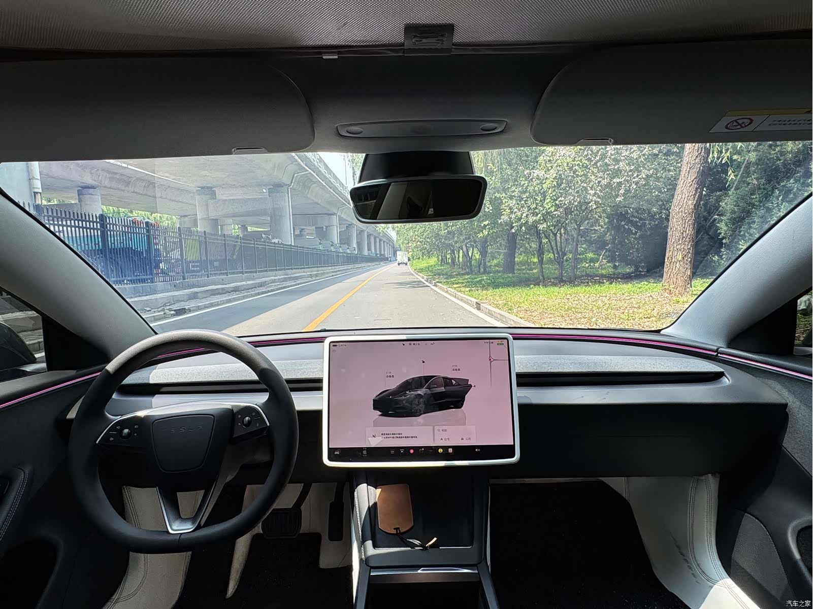 Tesla Model 3, 2025 8