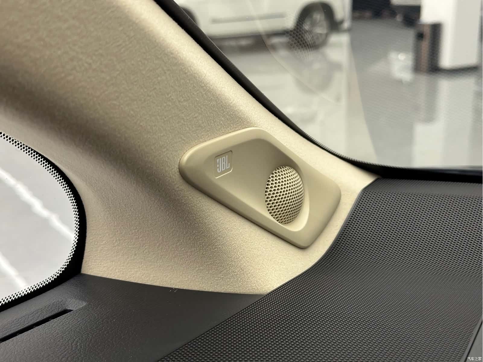 Toyota Alphard, 2023 7