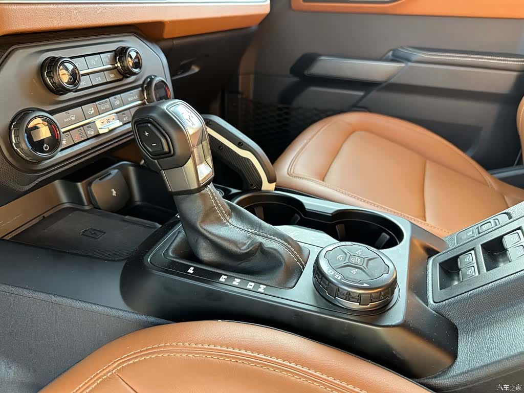 Ford Bronco, 2024 14