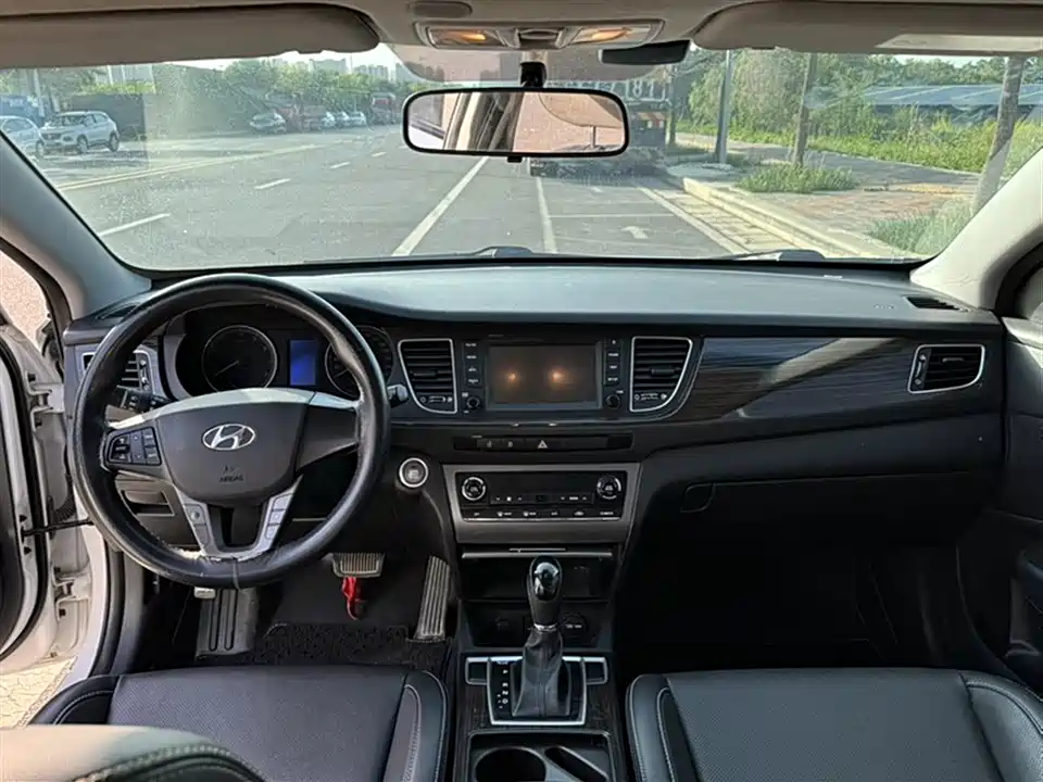 Hyundai Name picture