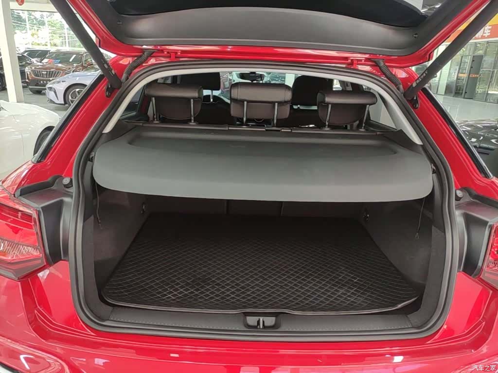 Audi Q2L, 2022 19