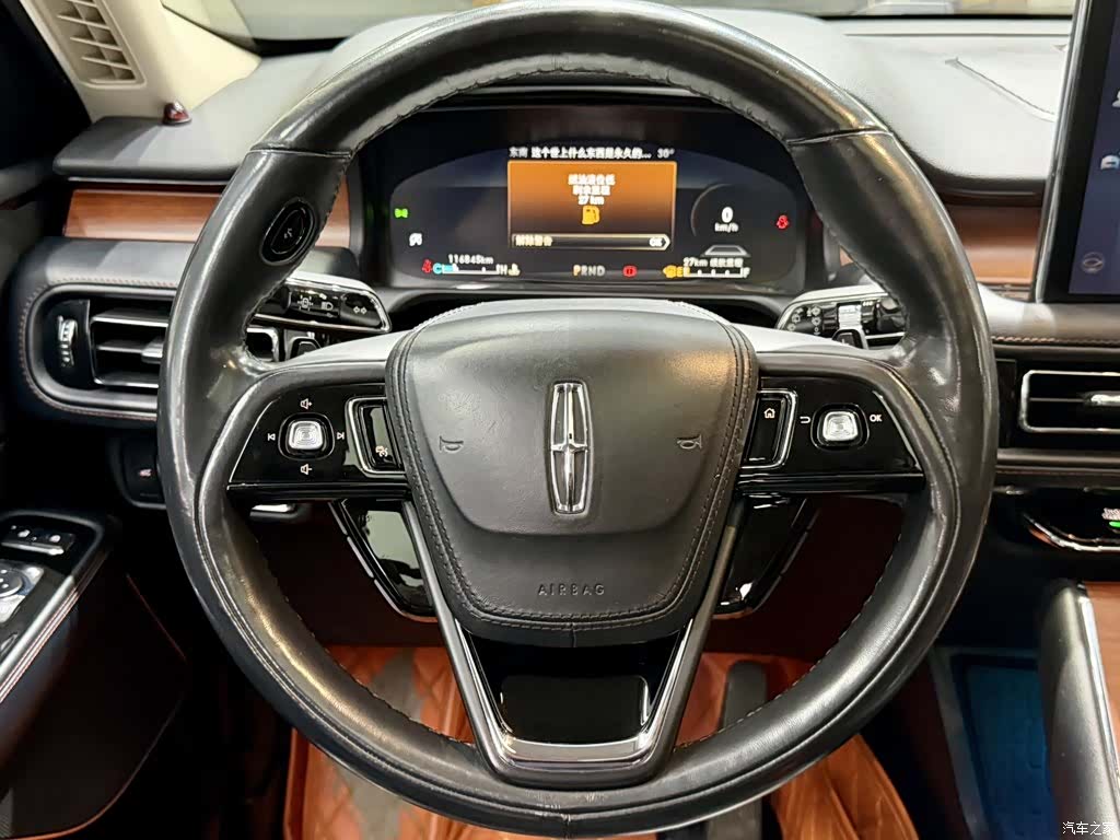 Lincoln Aviator, 2021 9