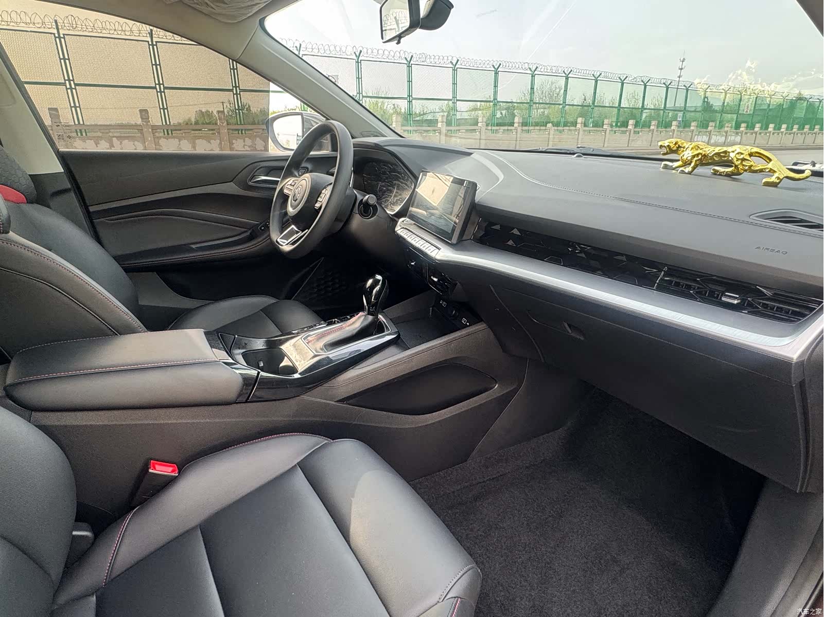 MG MG5, 2023 12