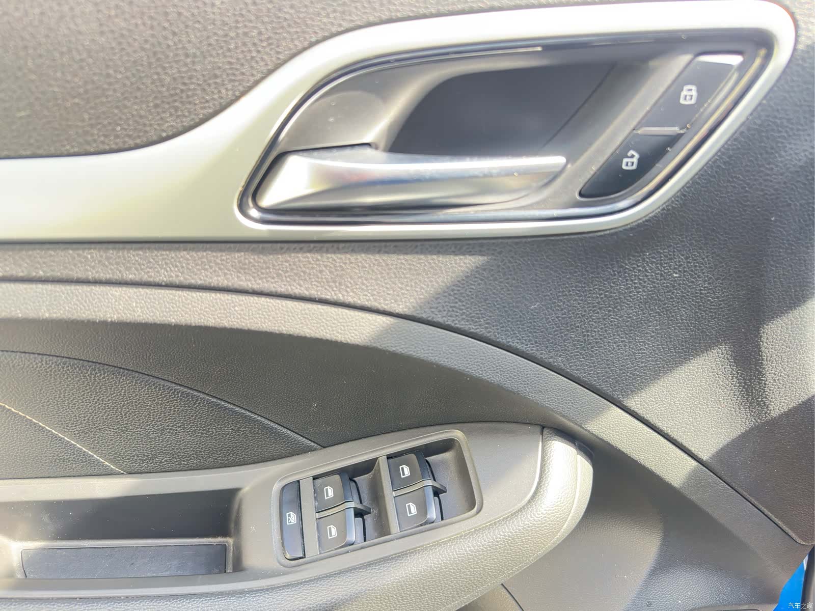 MG ZS, 2017 17