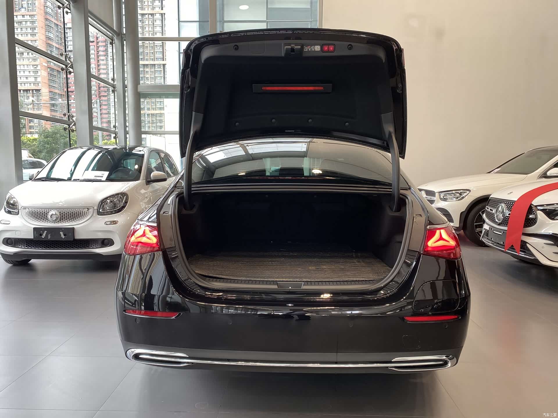 Mercedes-Benz E-Class, 2024 17