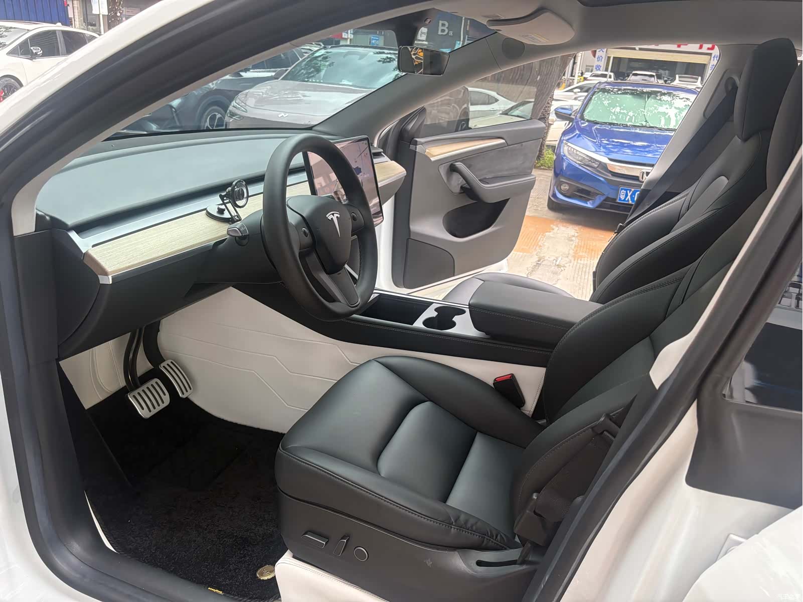 Tesla Model Y, 2023 11