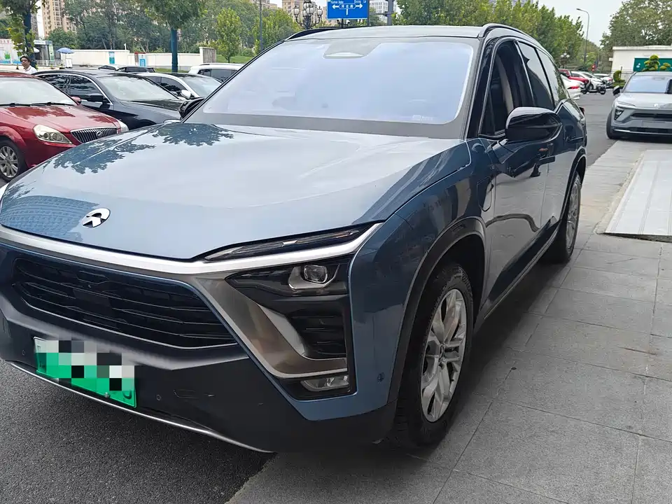 NIO ES8