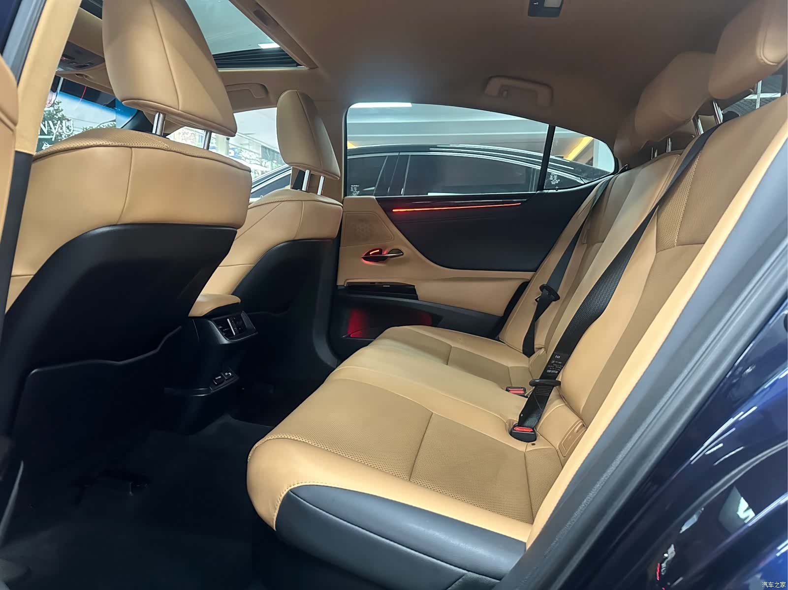 Lexus ES, 2023 10