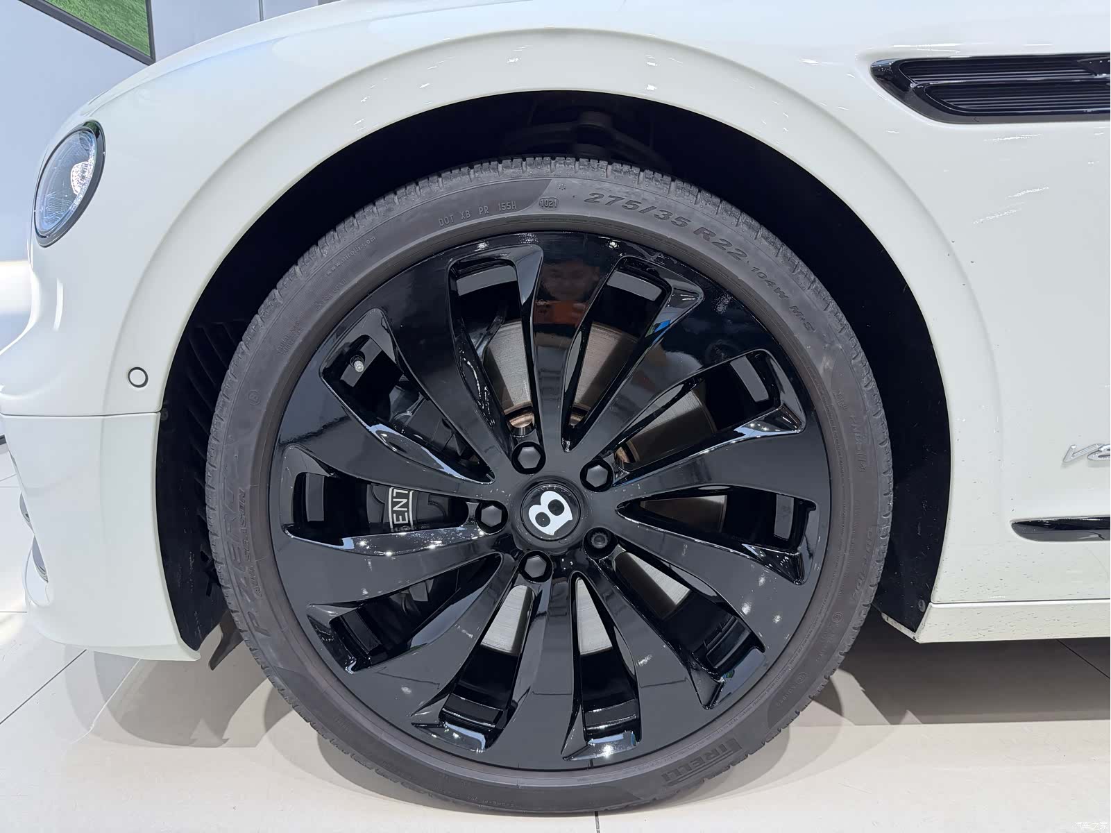 Bentley Flying Spur, 2023 12