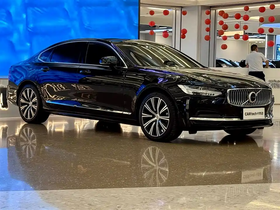 Volvo S90