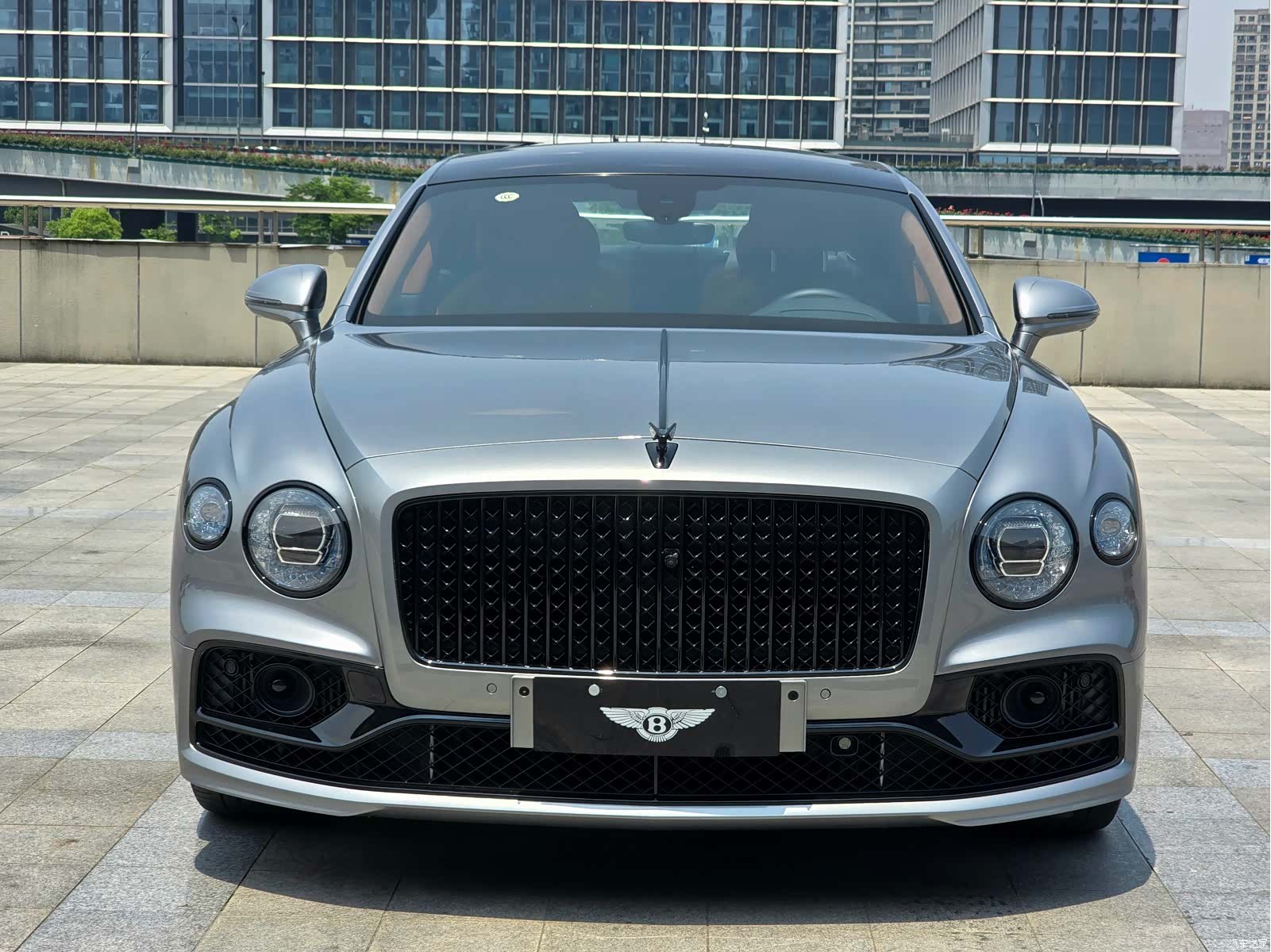 Bentley Flying Spur, 2024 2