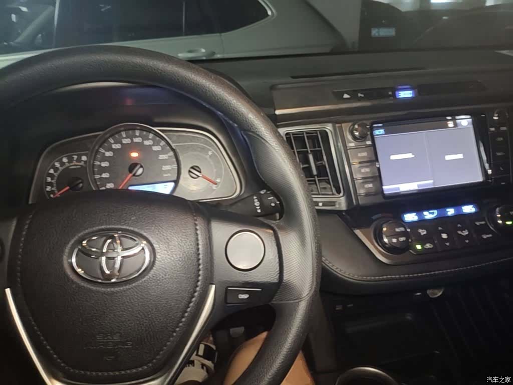 Toyota RAV4, 2016 6