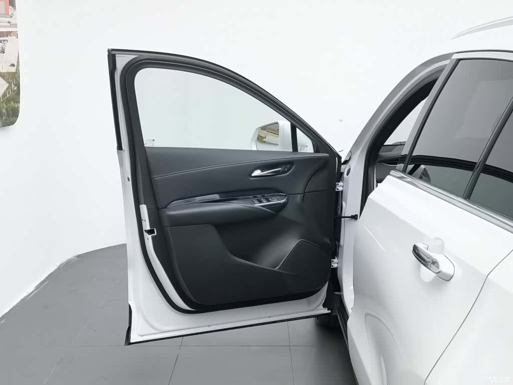 Cadillac XT4, 2022 8