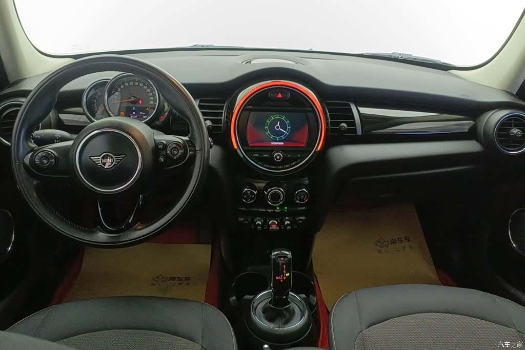 Mini ONE, 2019 12