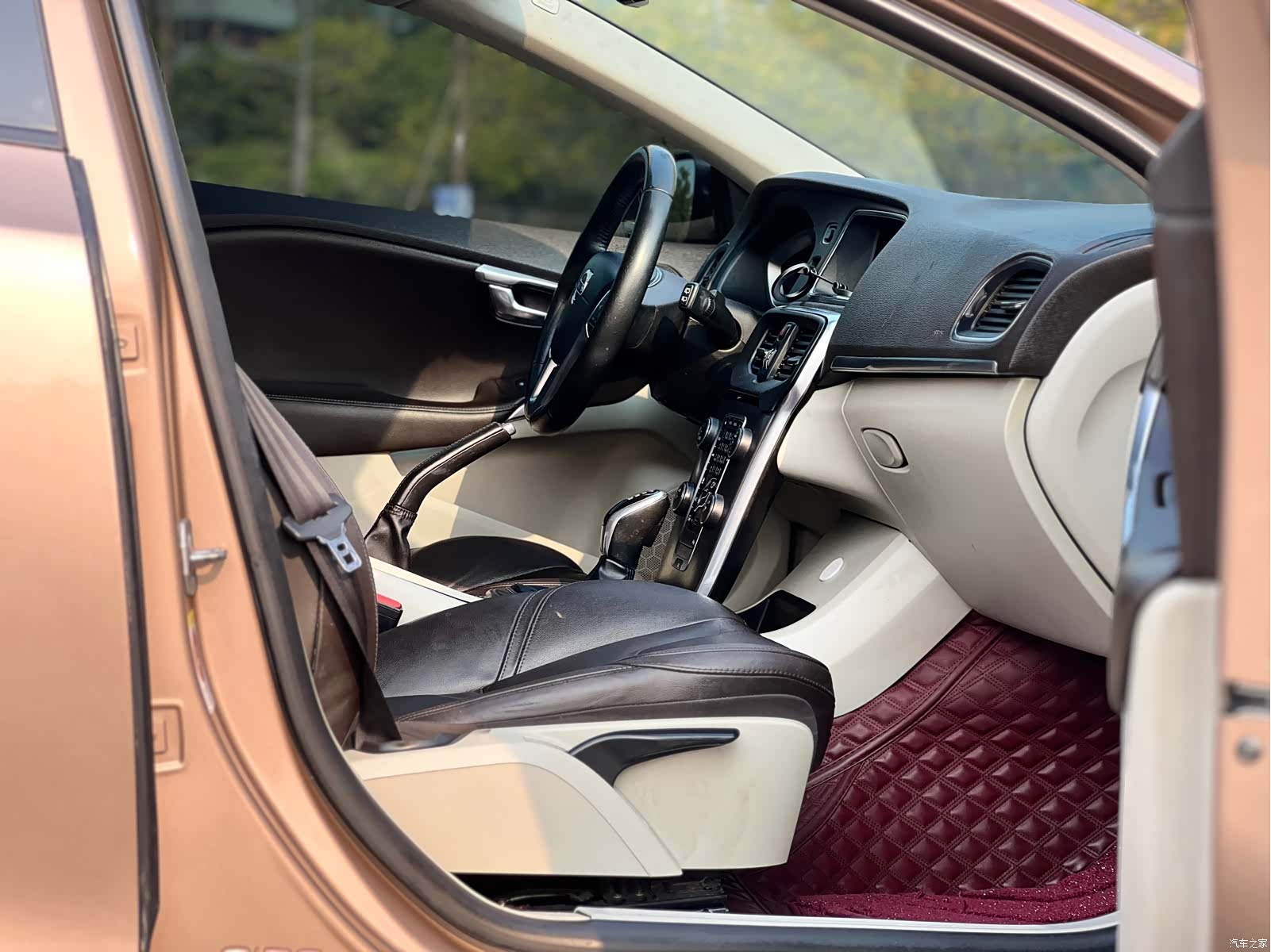 Volvo V40, 2016 16