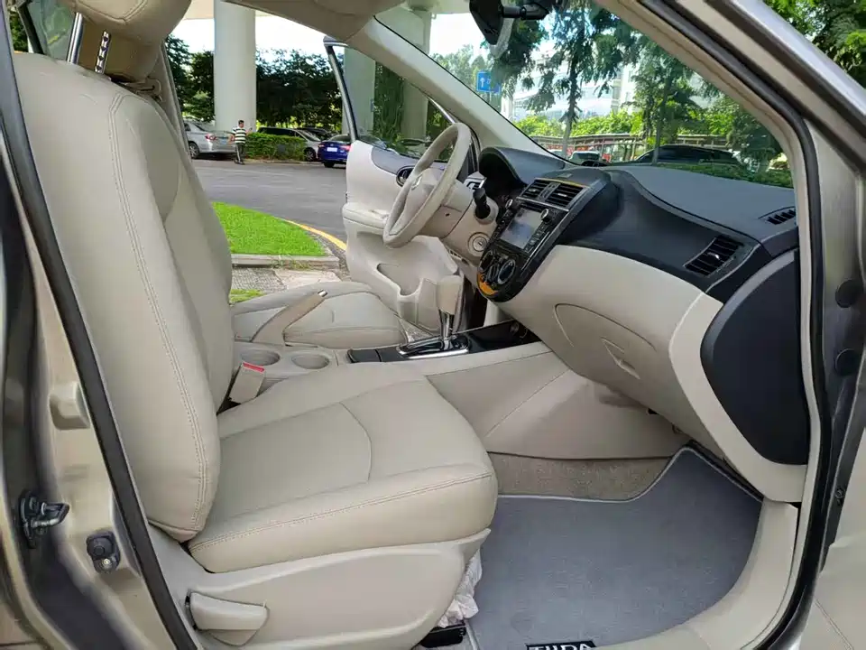 Nissan TIIDA