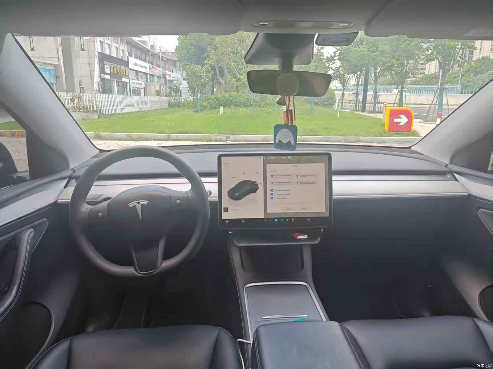 Tesla Model Y, 2023 14