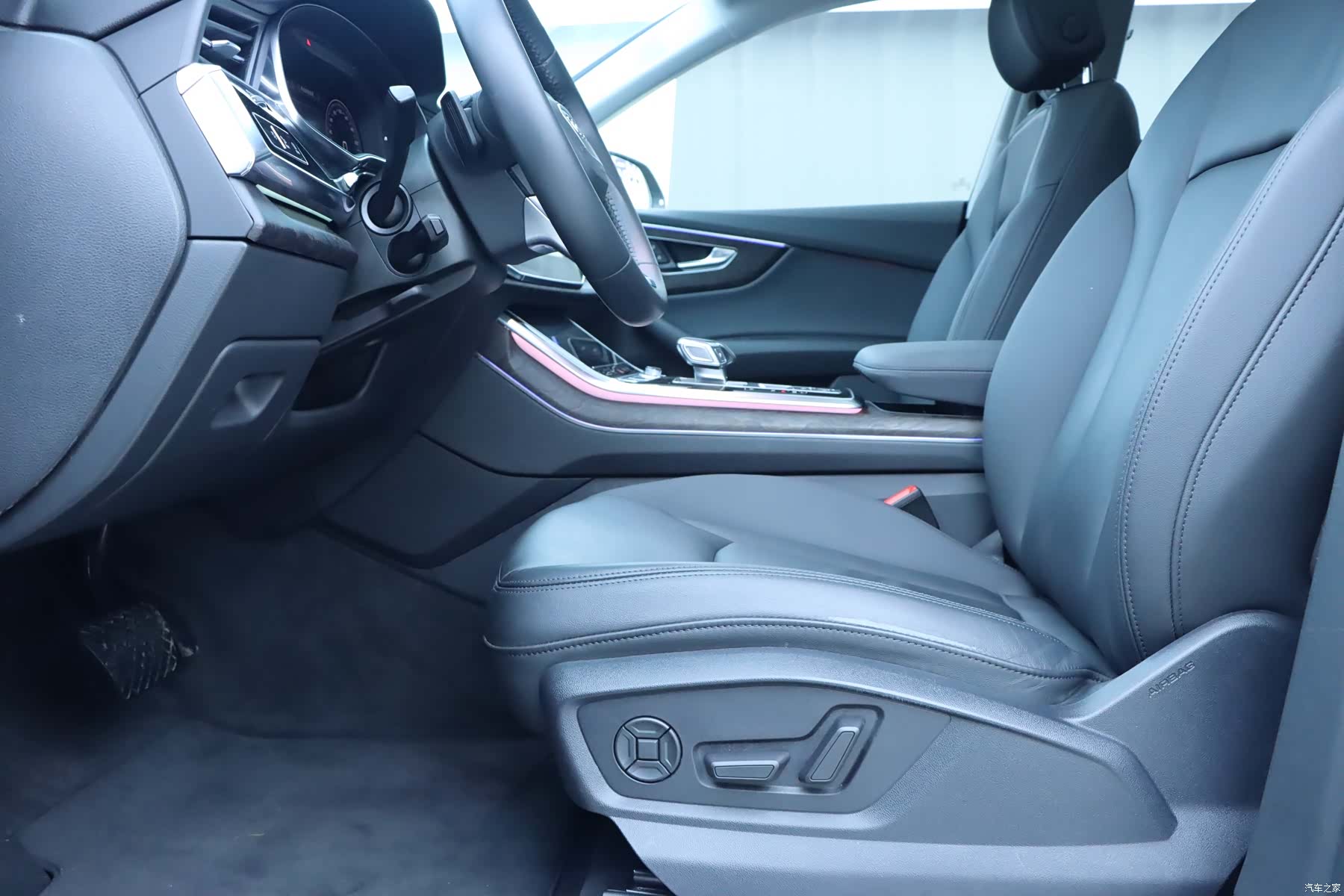 Audi Q8, 2020 все фото