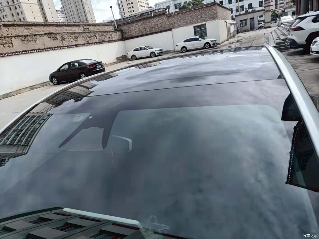 Tesla Model Y, 2025 6