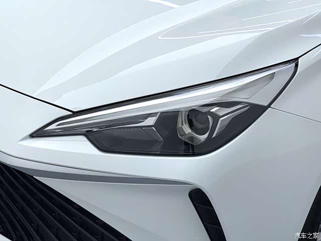 Roewe i5, 2025 18