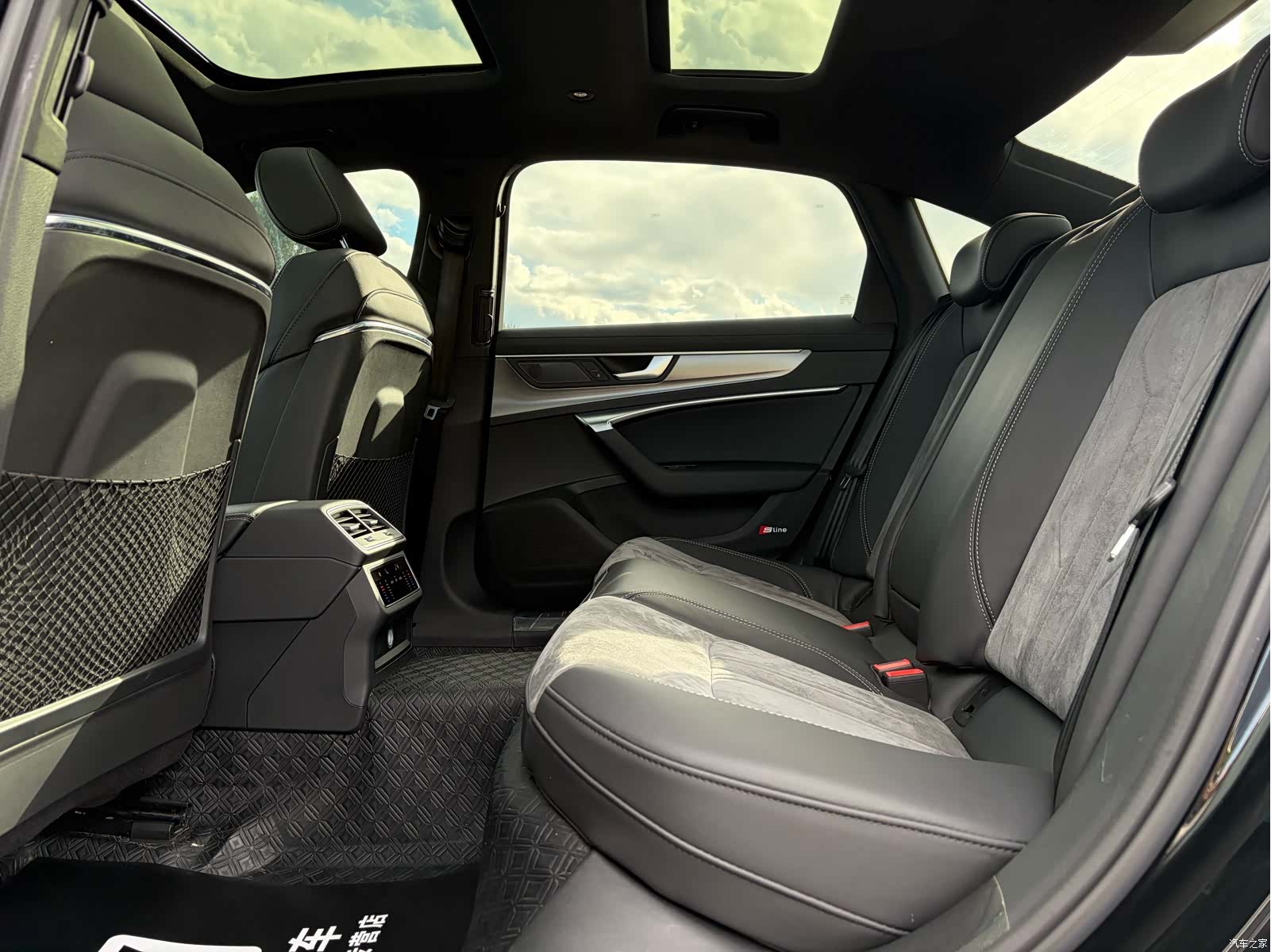 Audi A6L, 2021 все фото