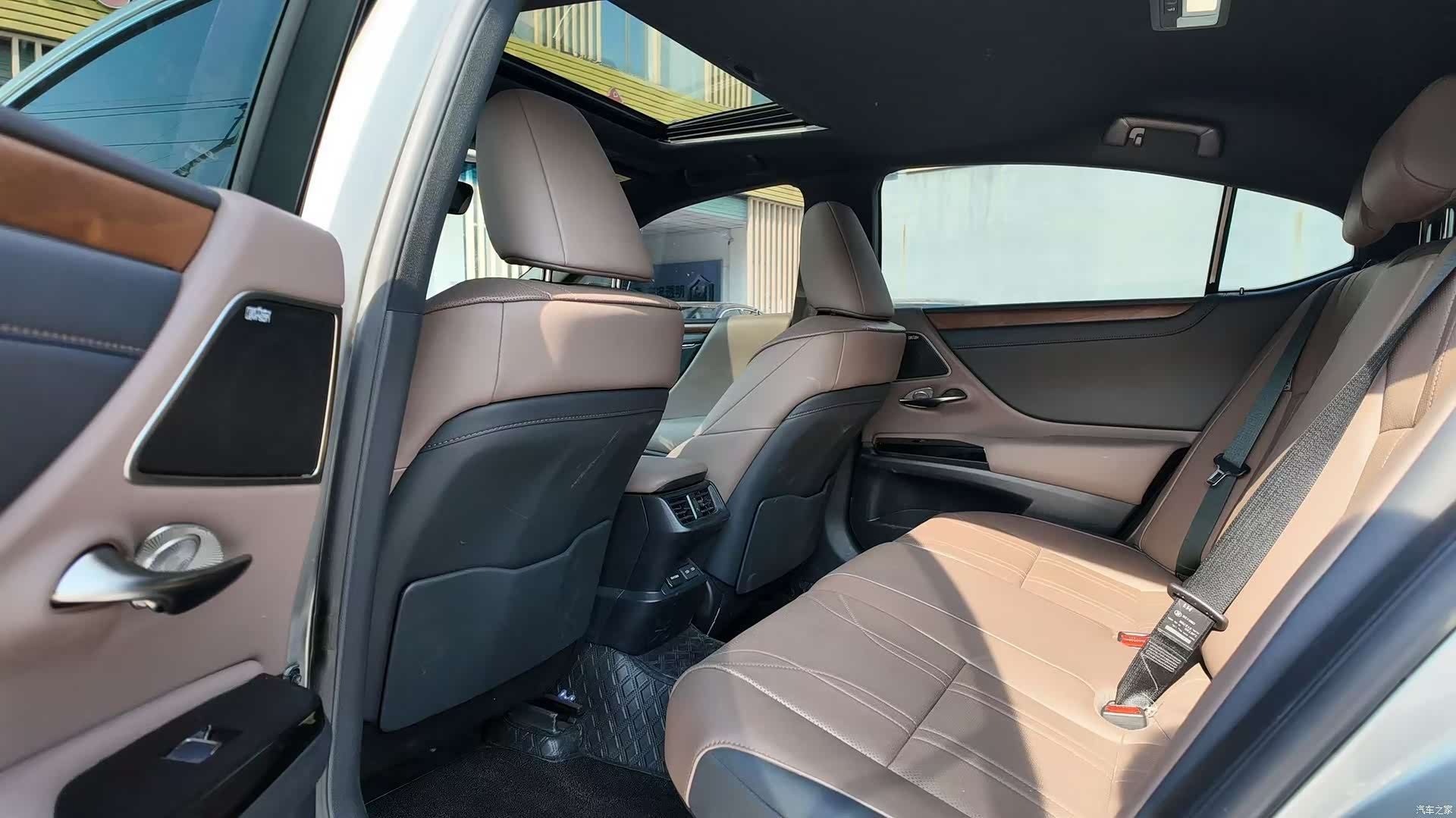 Lexus ES, 2024 6