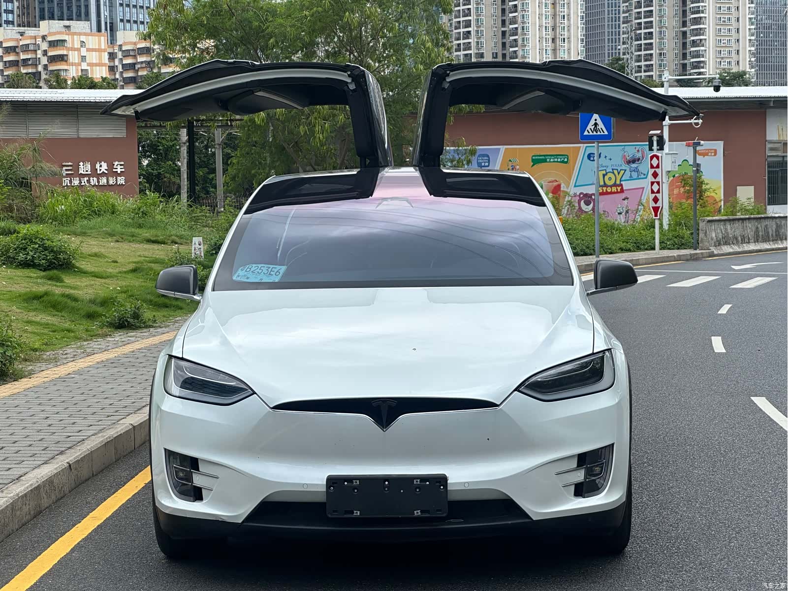 Tesla Model X, 2019 7