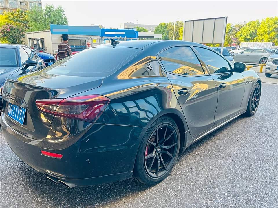 Maserati Ghibli Maserati Ghibli