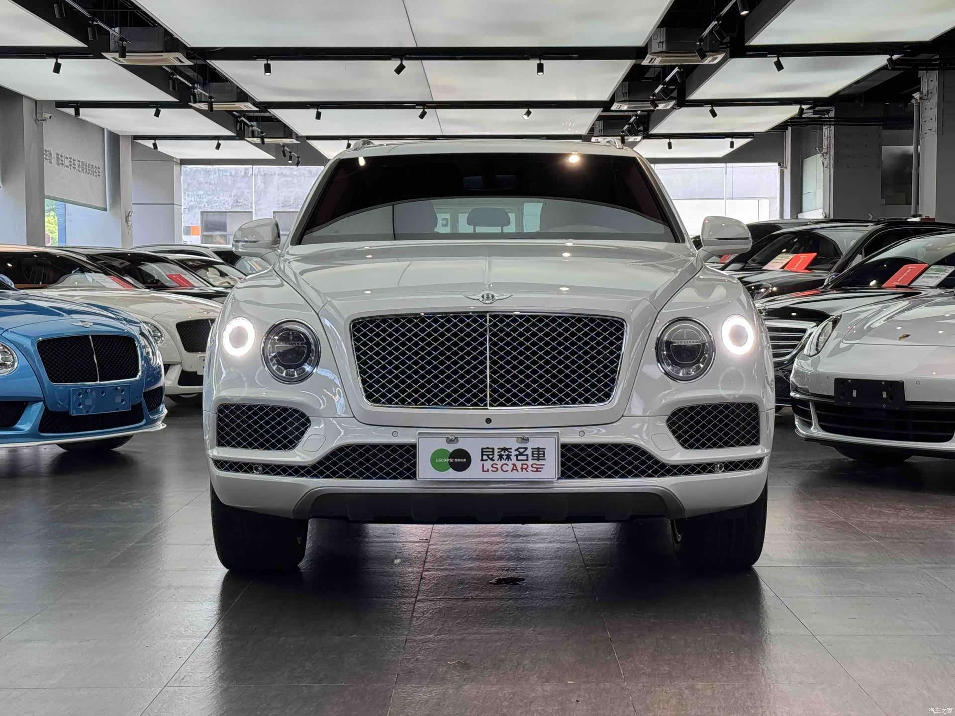 Bentley Bentayga, 2018 2