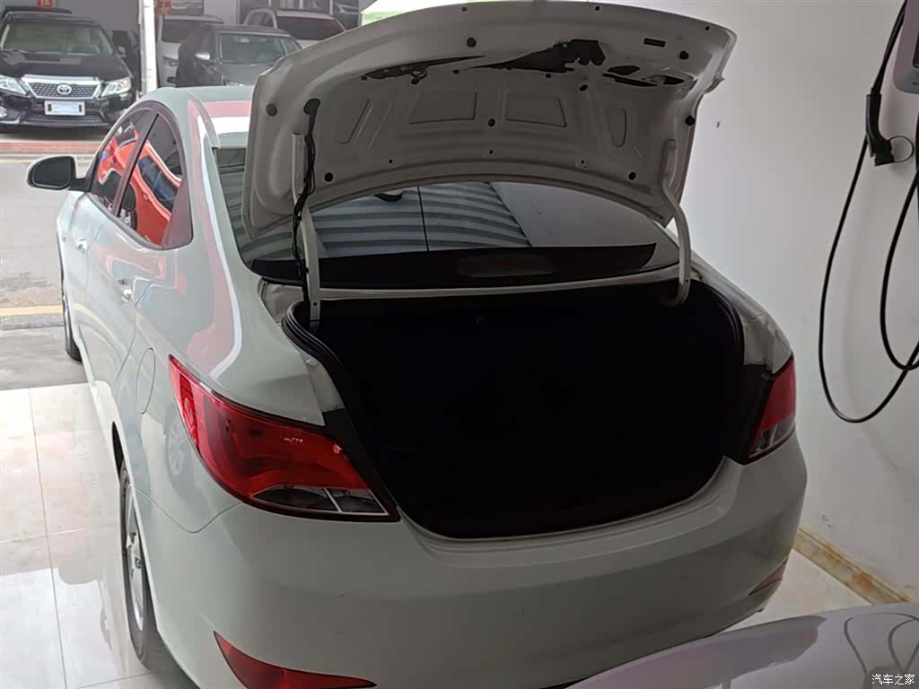Hyundai GLS, 2014 18