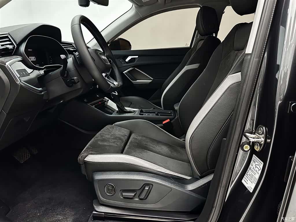 Audi Q3, 2022 12