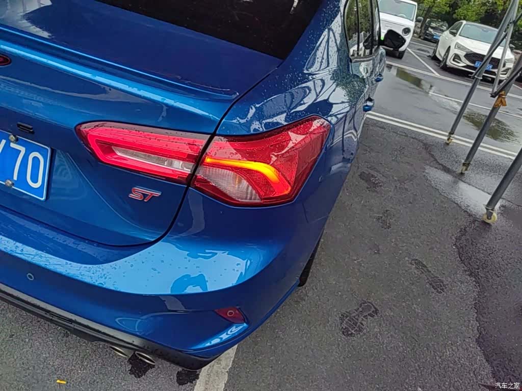 Ford Focus, 2022 8