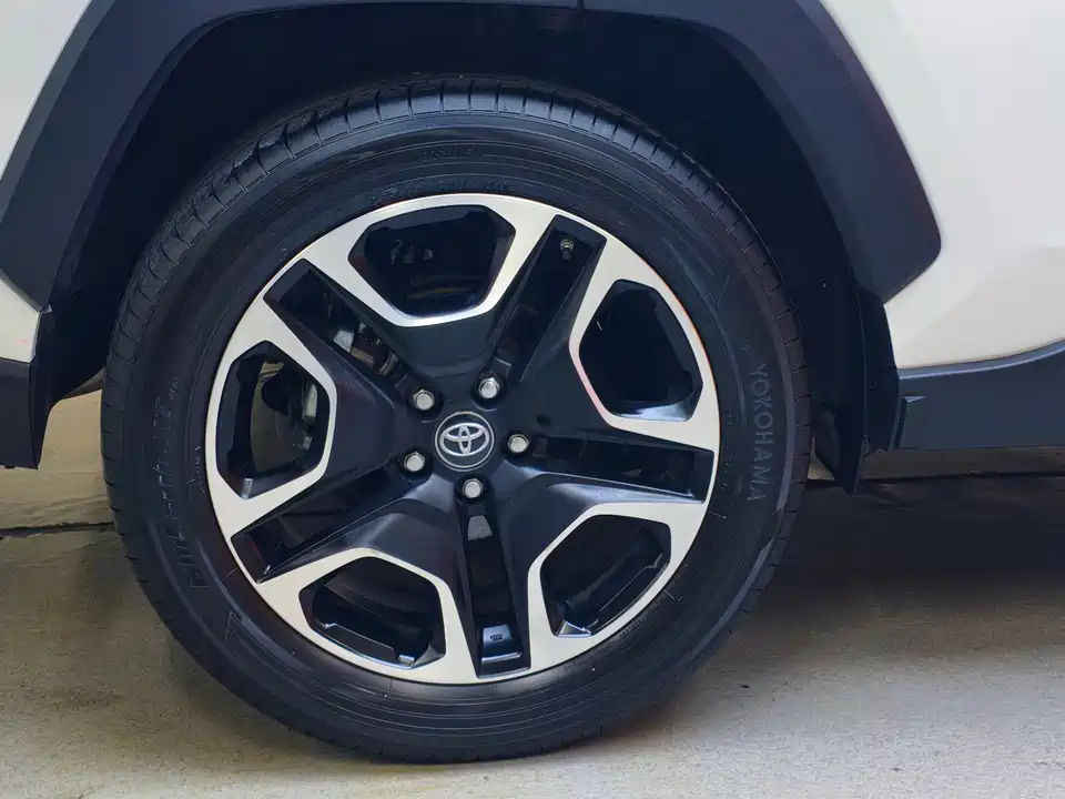 Toyota RAV4 Rongfang