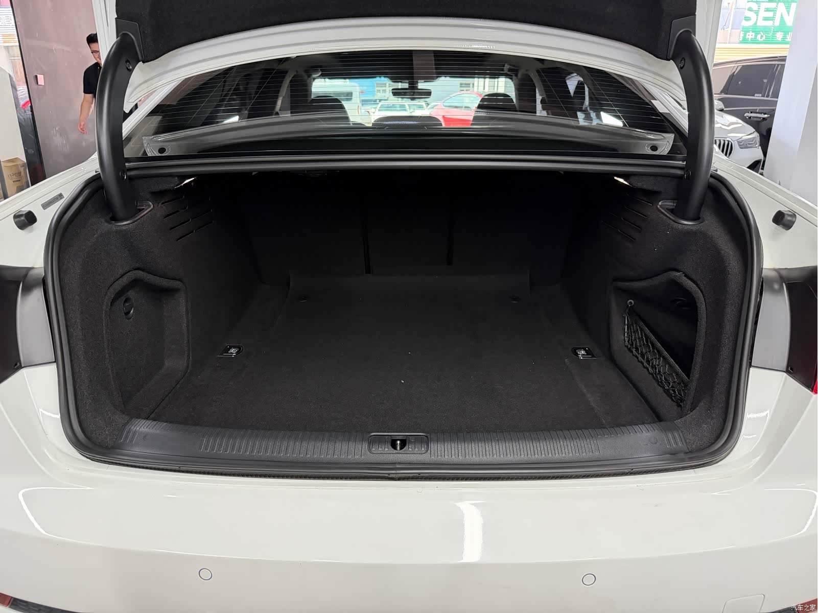 Audi A4L, 2018 23