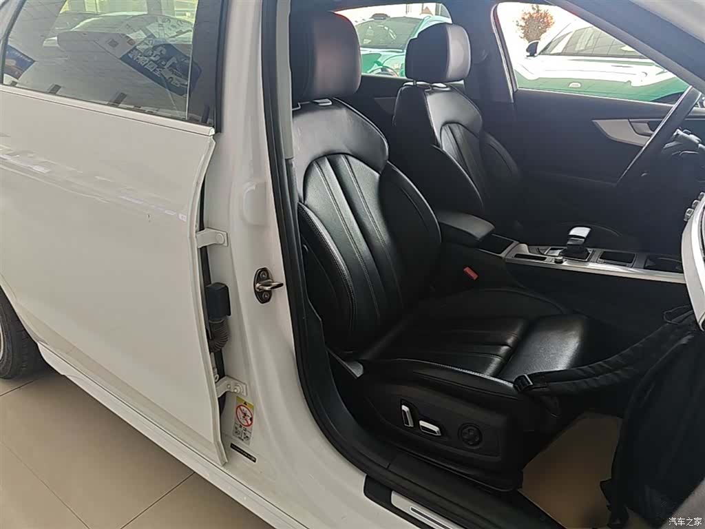 Audi A4L, 2024 25