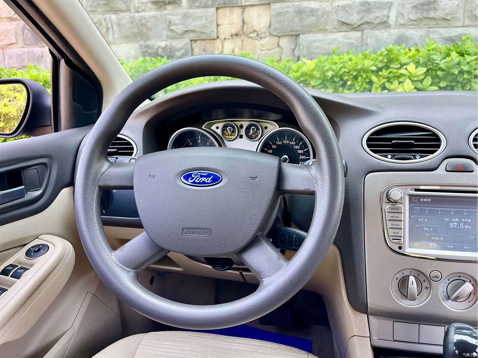 Ford Focus, 2014 8