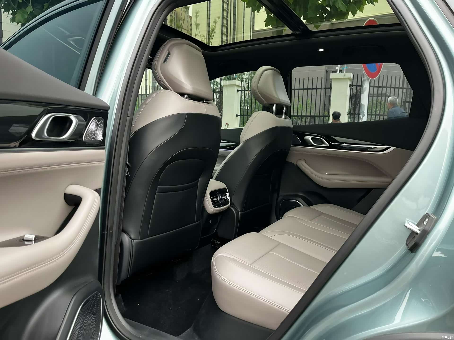 Geely Boyue, 2025 все фото