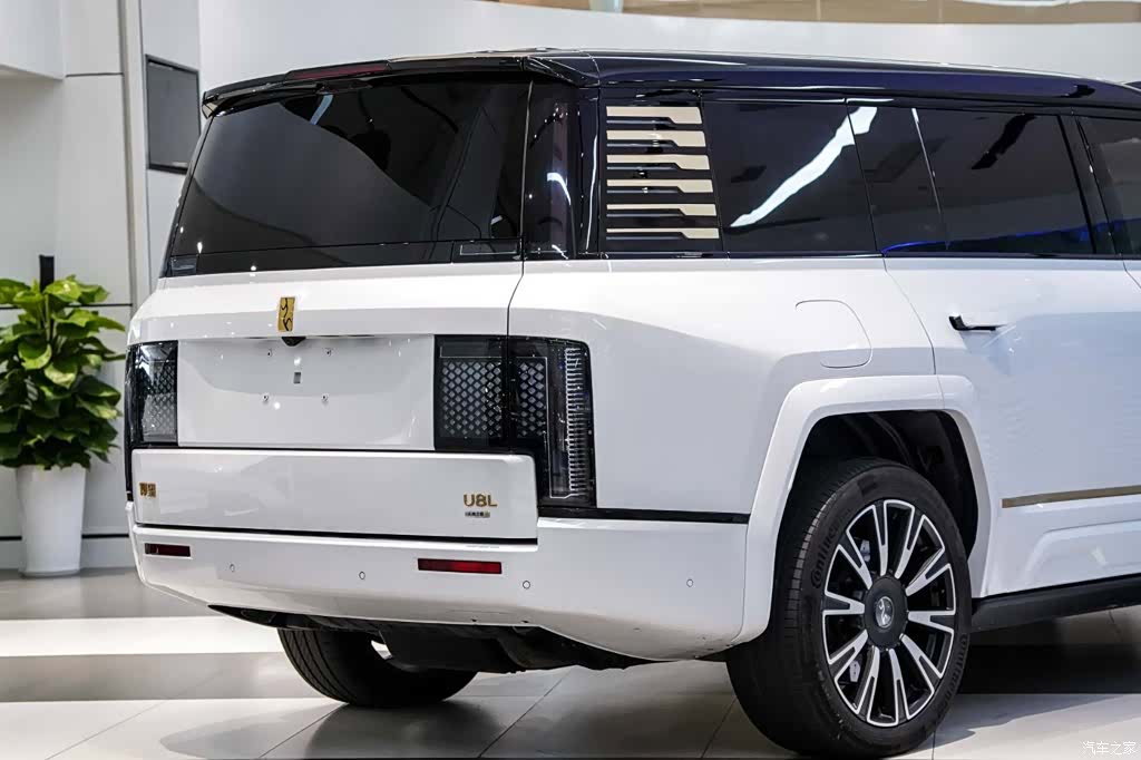 Yangwang U8, 2025 33