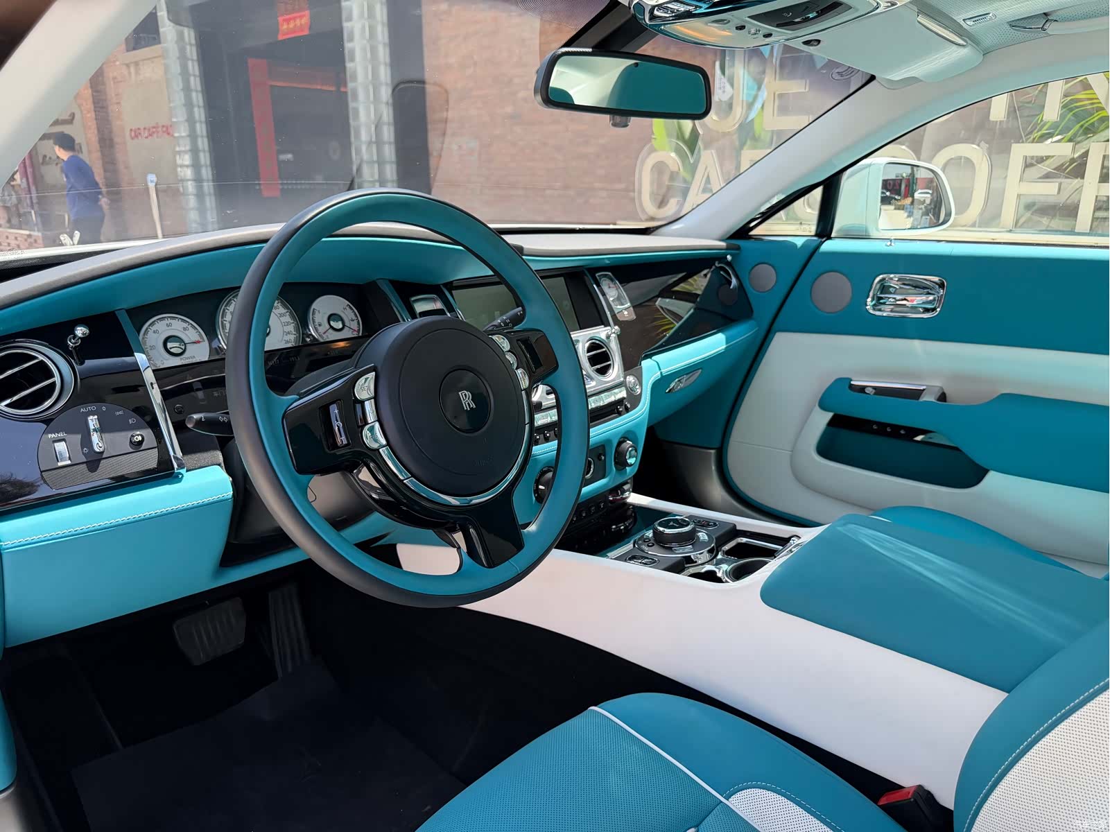 Rolls-Royce Wraith, 2017 все фото